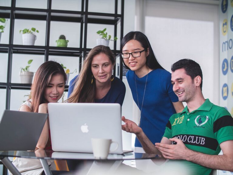 Troozer-com: Revolutionizing Online Shopping with Smart Technology